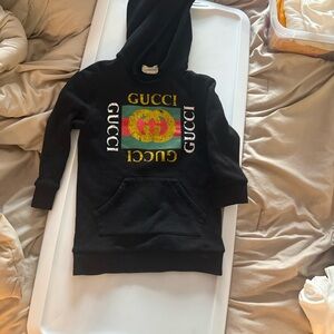 Gucci Kids Black Hoodie Dress with Multicolor Logo